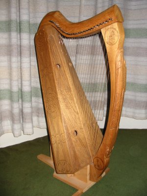 Wire-strung harp