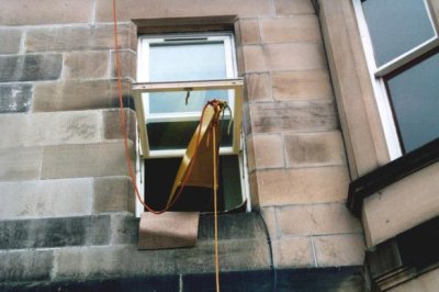 [oot the windae (34kb)]